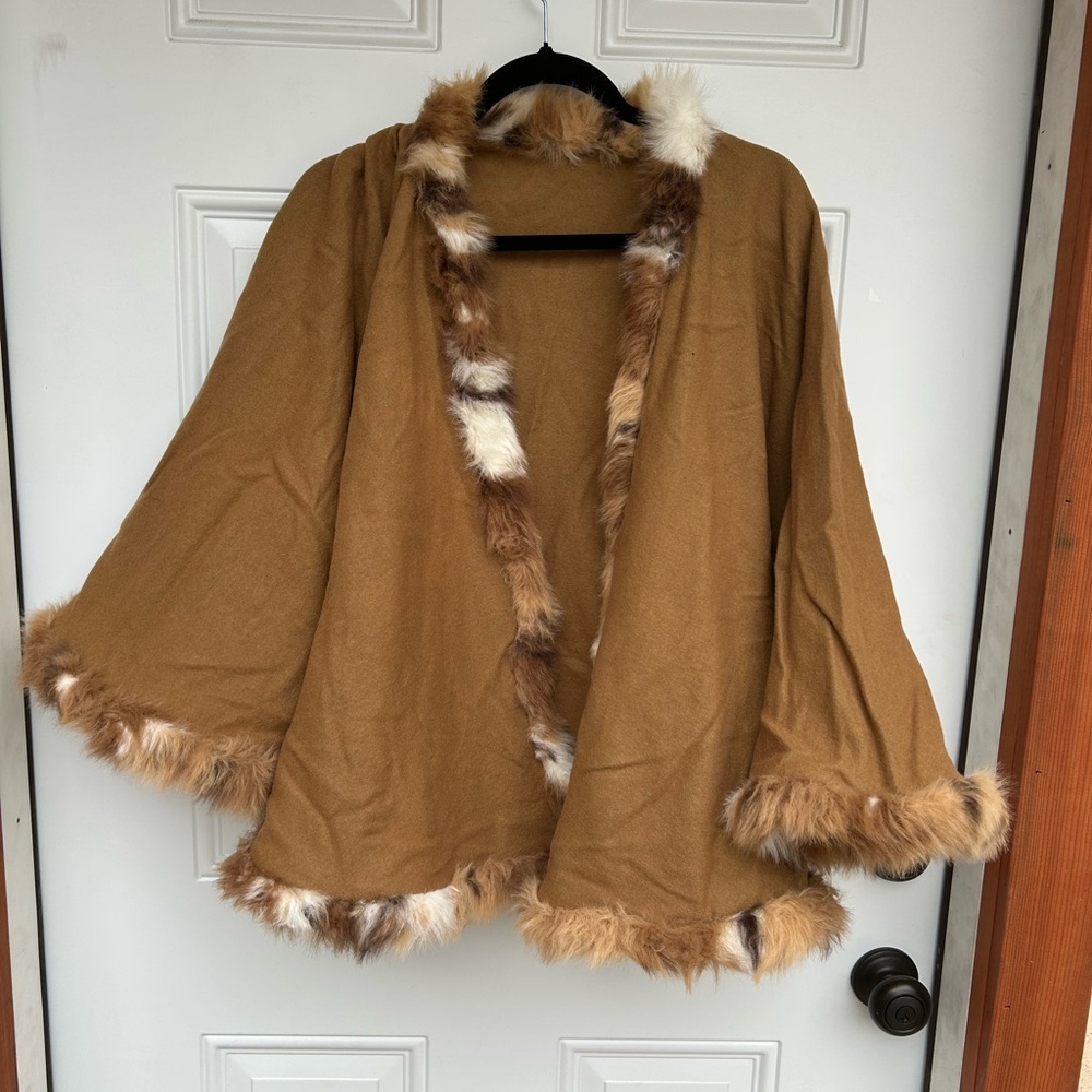 Brown Vintage Betmar Cape with Faux Fur Trim